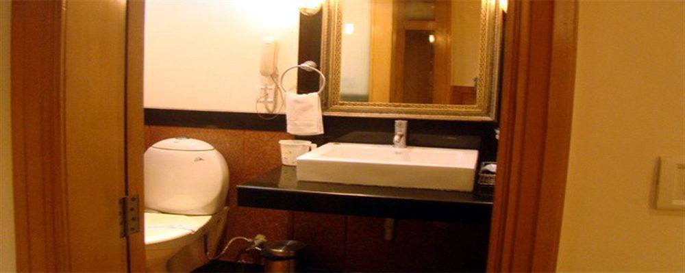 Hotel Jewel Palace New Delhi Bagian luar foto