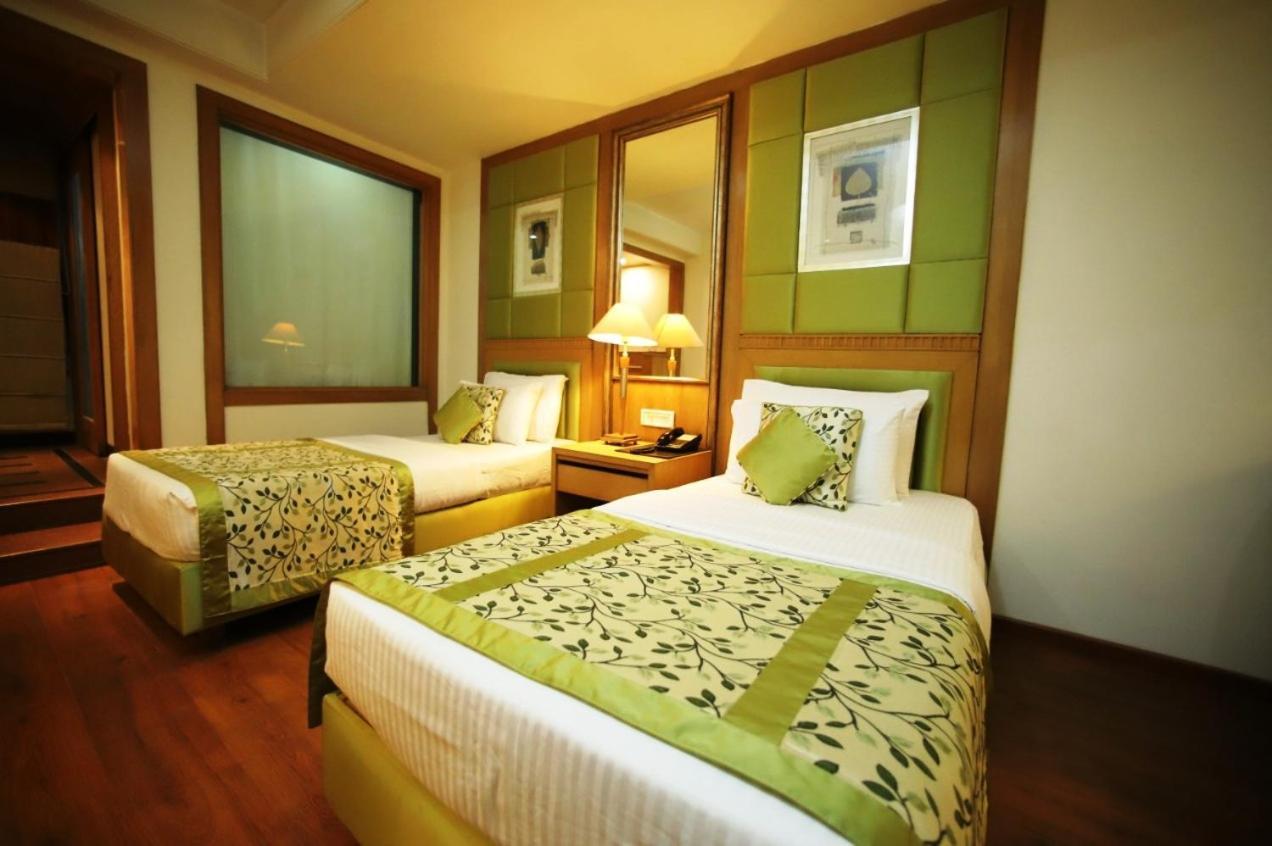 Hotel Jewel Palace New Delhi Bagian luar foto