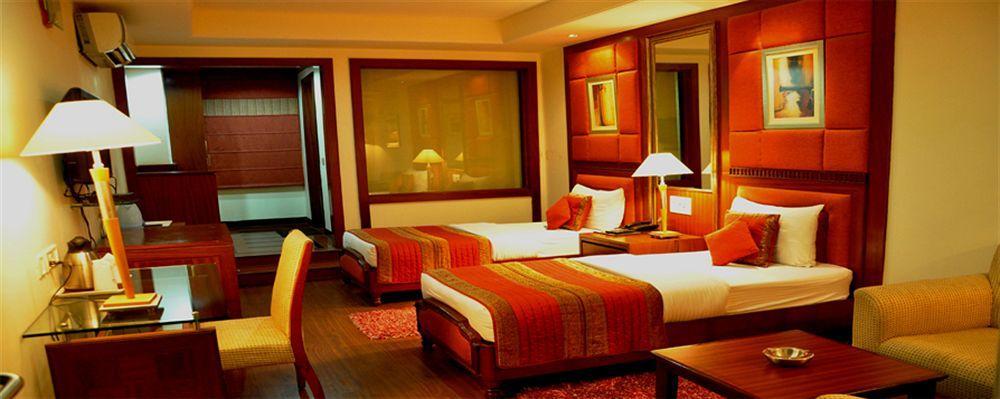 Hotel Jewel Palace New Delhi Bagian luar foto