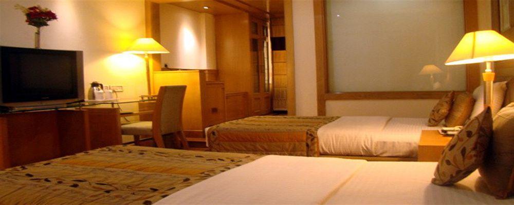 Hotel Jewel Palace New Delhi Bagian luar foto