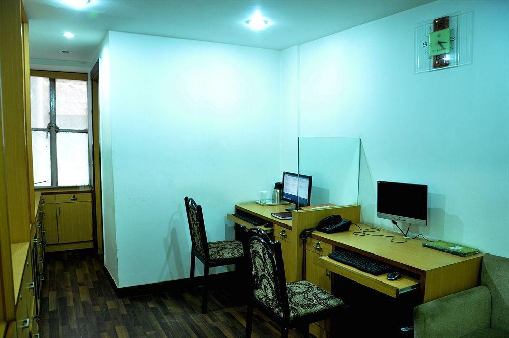 Hotel Jewel Palace New Delhi Bagian luar foto