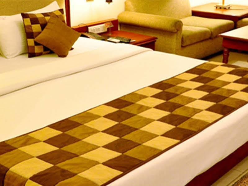Hotel Jewel Palace New Delhi Bagian luar foto