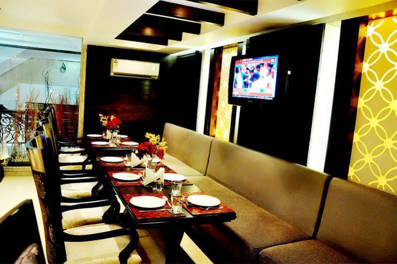 Hotel Jewel Palace New Delhi Bagian luar foto